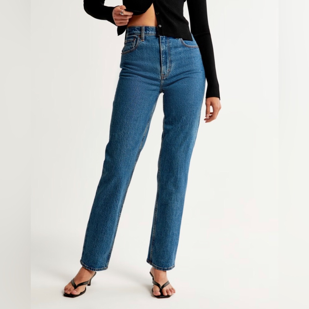 Abercrombie 90s Straight Jean in Ultra High Rise